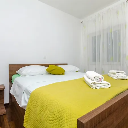 Apartment Mimi Primosten