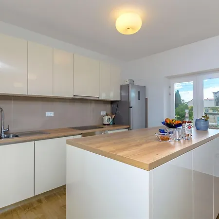 Apartment Mimi Primosten