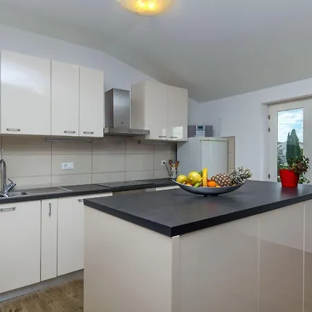 Mimi Apartment Primosten